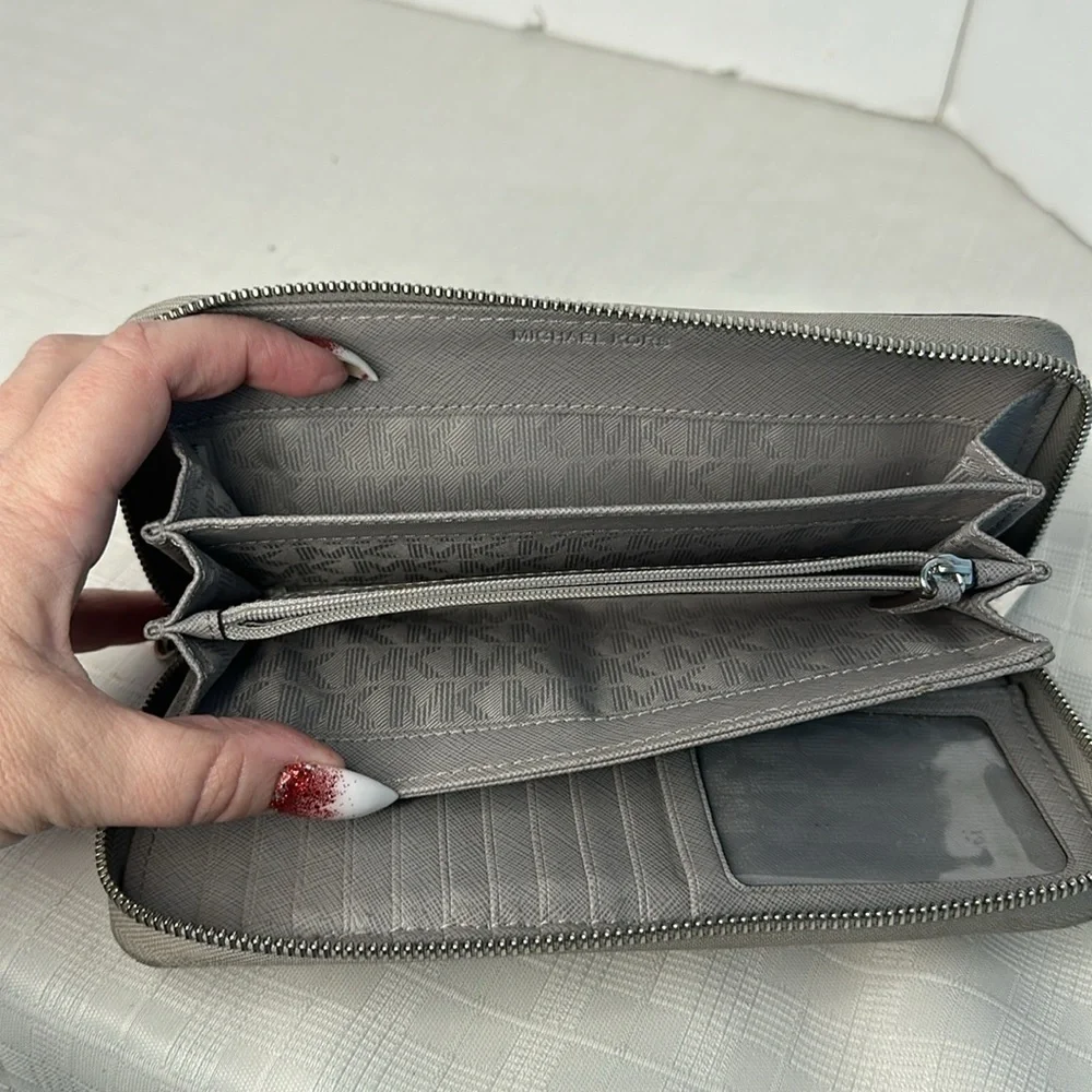 MICHAEL MICHAEL KORS Jet Set Travel Crossgrain Leather Continental Wallet